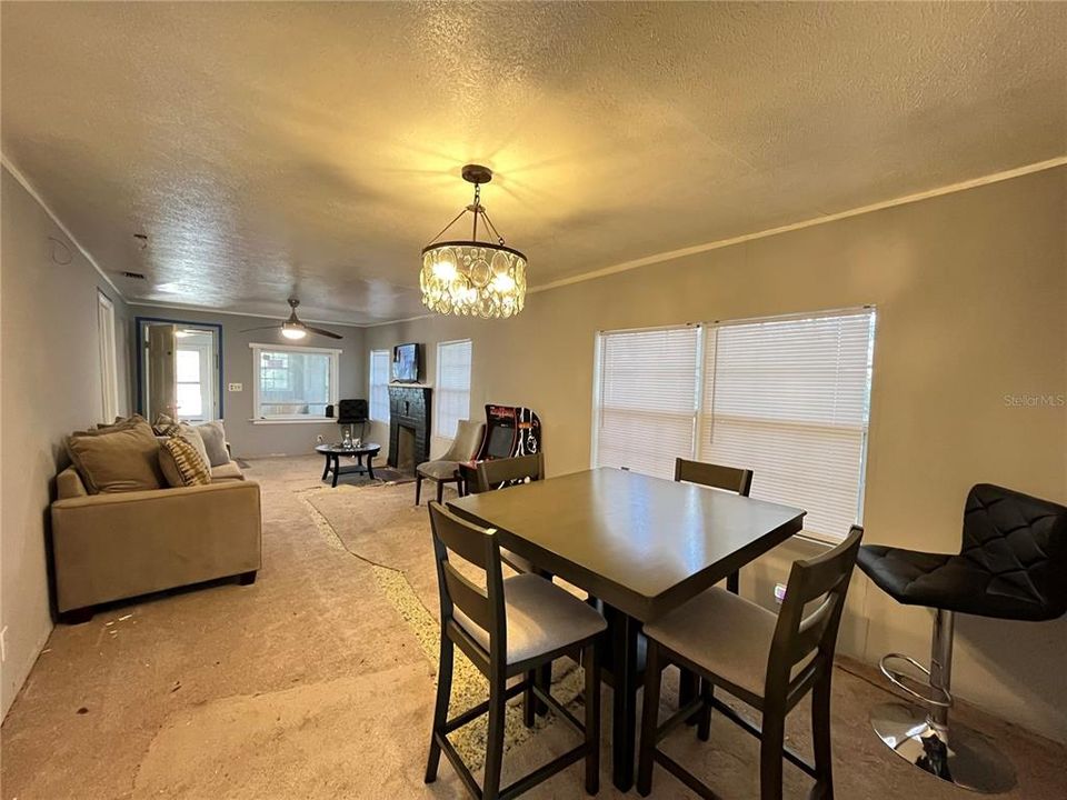 For Sale: $141,000 (3 beds, 1 baths, 1104 Square Feet)