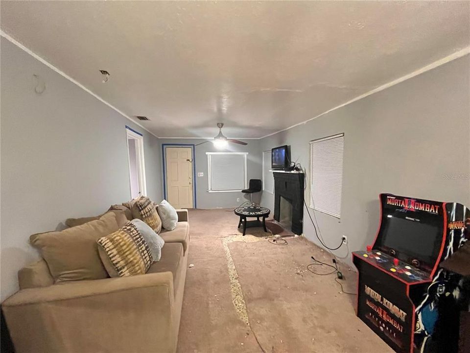 For Sale: $141,000 (3 beds, 1 baths, 1104 Square Feet)