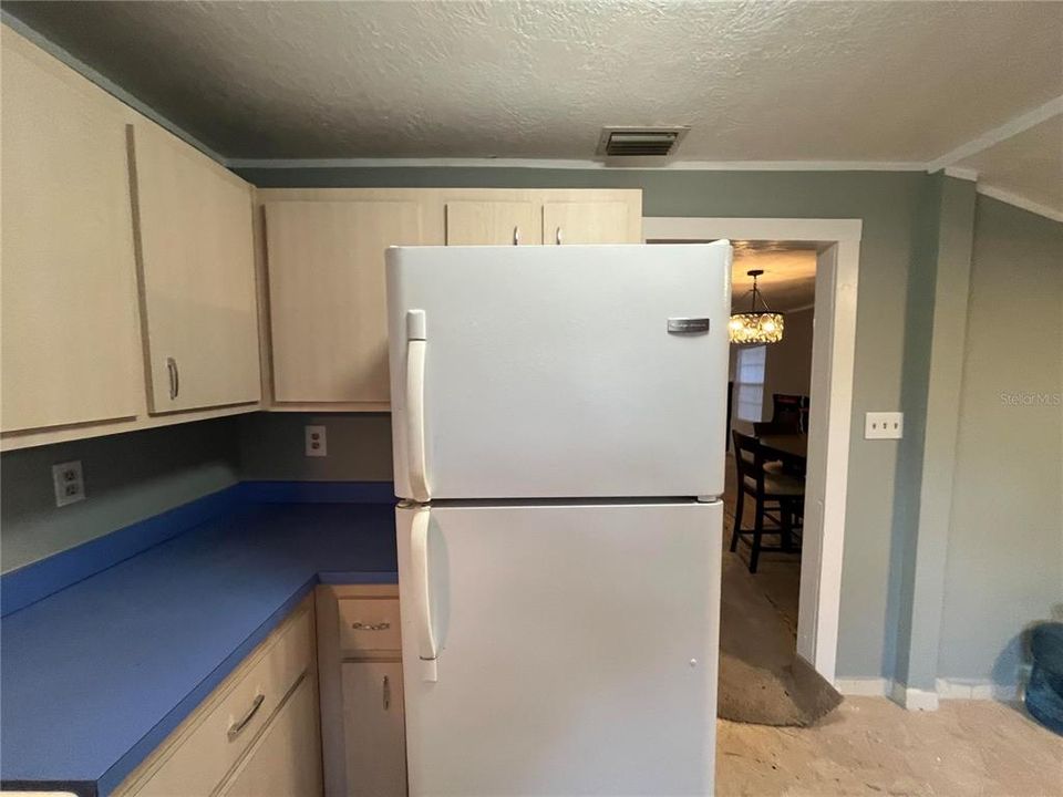 For Sale: $141,000 (3 beds, 1 baths, 1104 Square Feet)
