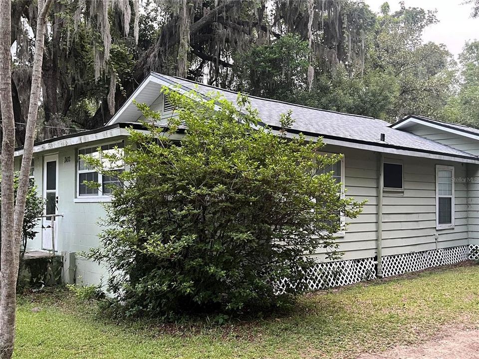 For Sale: $141,000 (3 beds, 1 baths, 1104 Square Feet)
