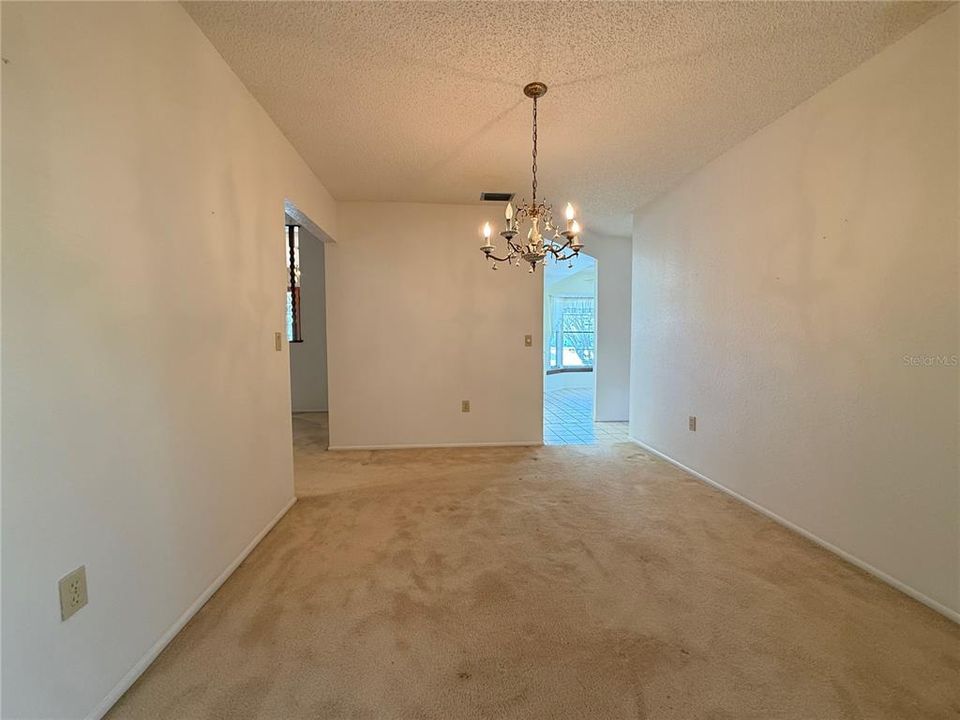 Active With Contract: $214,000 (2 beds, 2 baths, 1468 Square Feet)