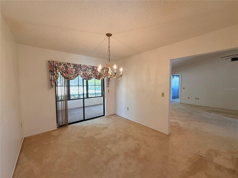 Active With Contract: $214,000 (2 beds, 2 baths, 1468 Square Feet)