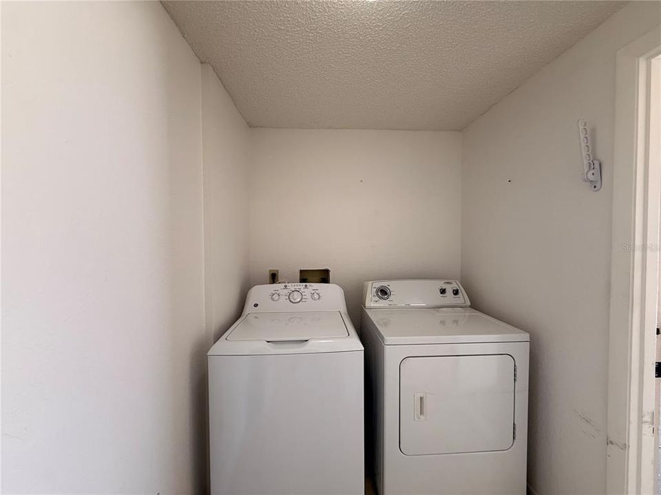 Active With Contract: $214,000 (2 beds, 2 baths, 1468 Square Feet)