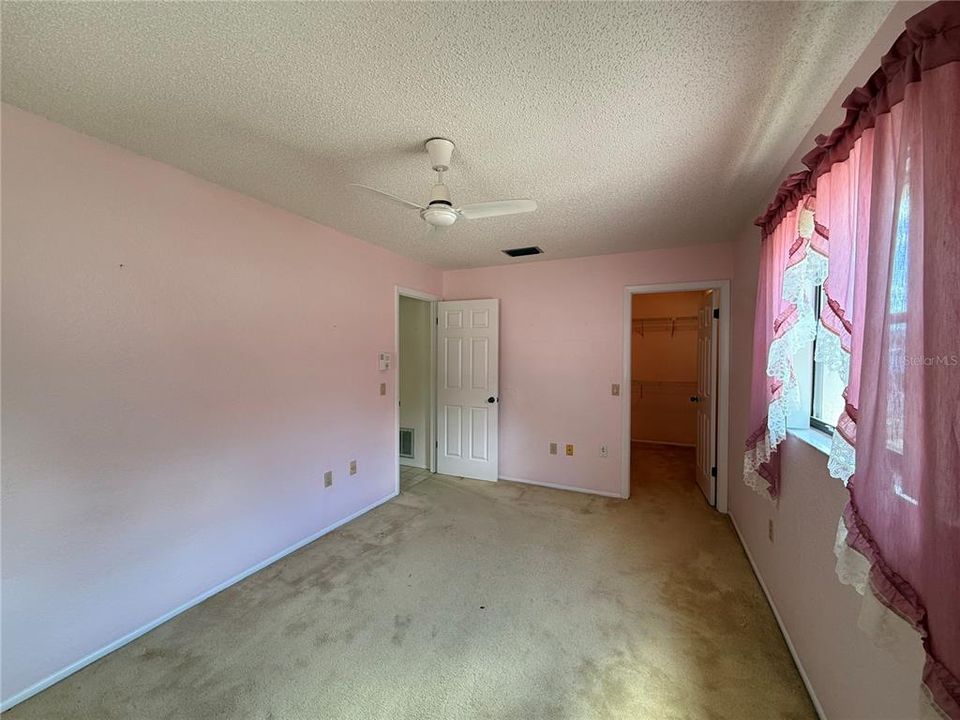 Active With Contract: $214,000 (2 beds, 2 baths, 1468 Square Feet)