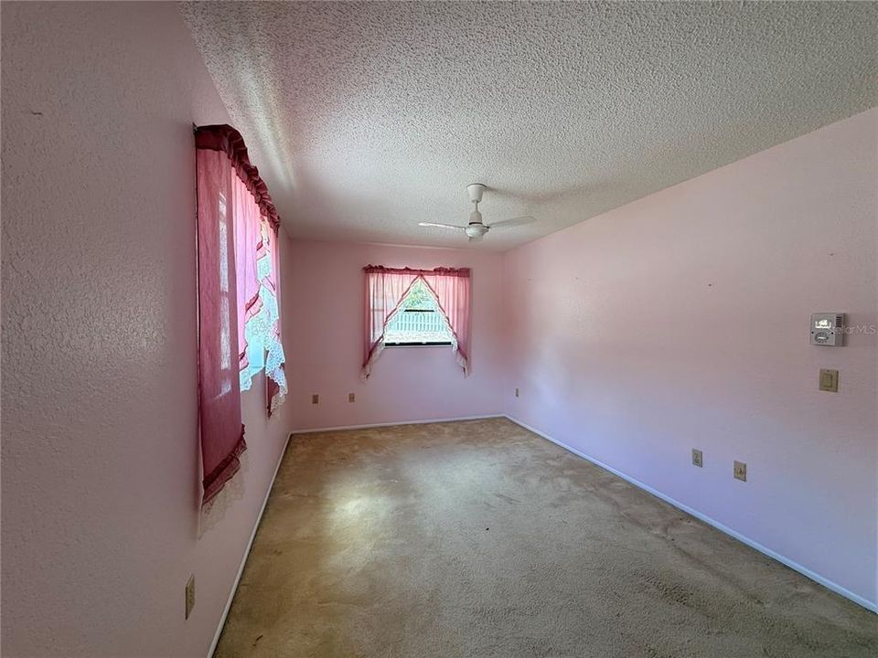 Active With Contract: $214,000 (2 beds, 2 baths, 1468 Square Feet)