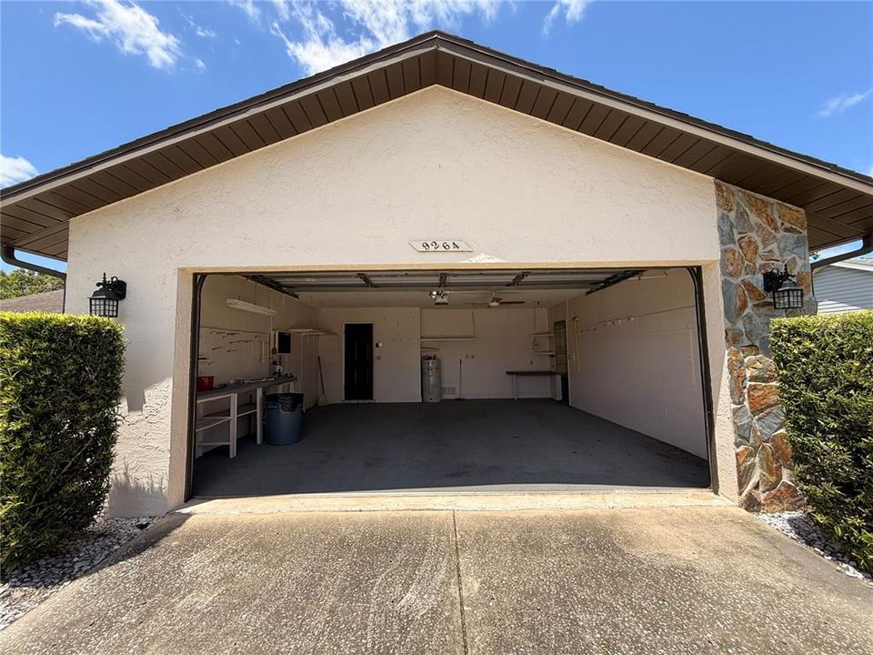 Active With Contract: $214,000 (2 beds, 2 baths, 1468 Square Feet)