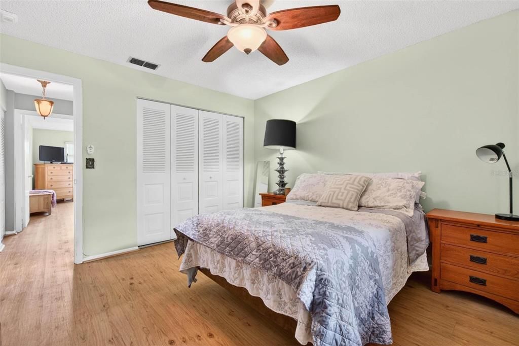 For Sale: $155,000 (2 beds, 2 baths, 985 Square Feet)