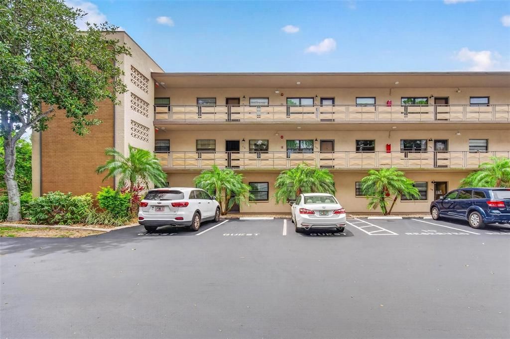 For Sale: $155,000 (2 beds, 2 baths, 985 Square Feet)