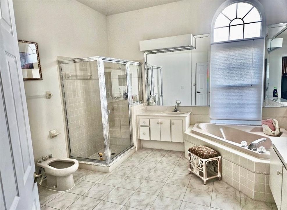 For Sale: $435,000 (4 beds, 3 baths, 2080 Square Feet)