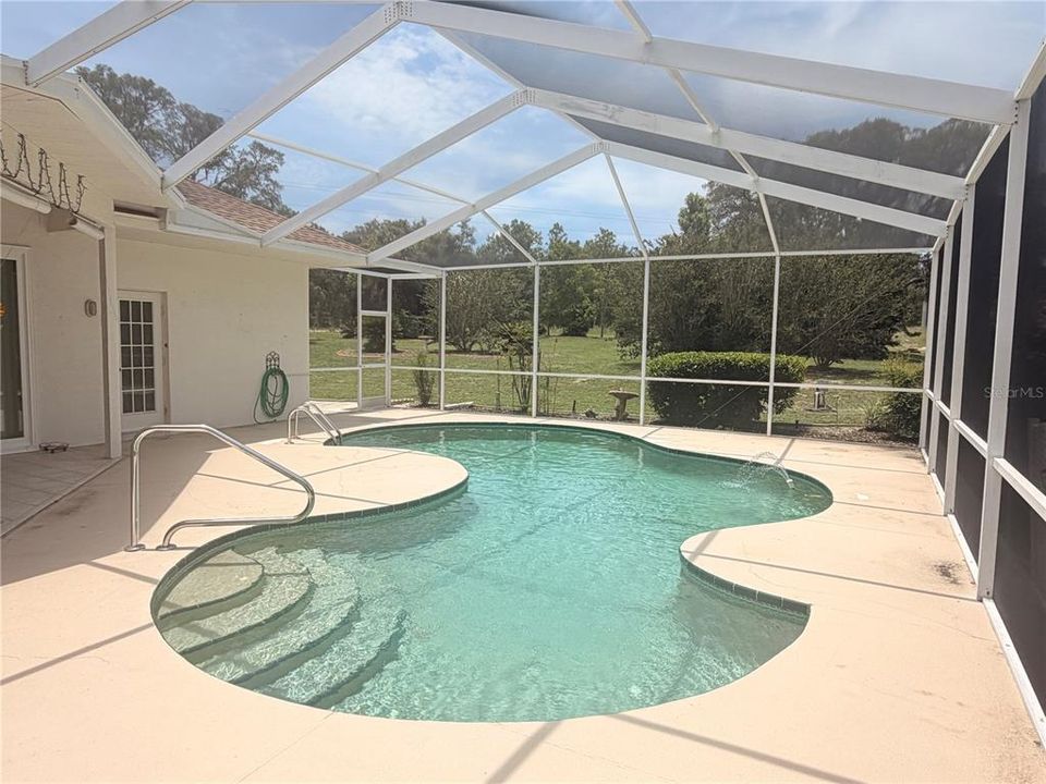 For Sale: $435,000 (4 beds, 3 baths, 2080 Square Feet)
