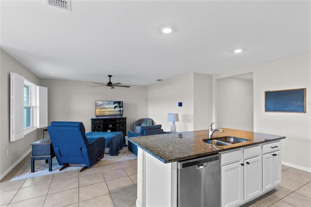 En Venta: $379,900 (3 camas, 2 baños, 1651 Pies cuadrados)