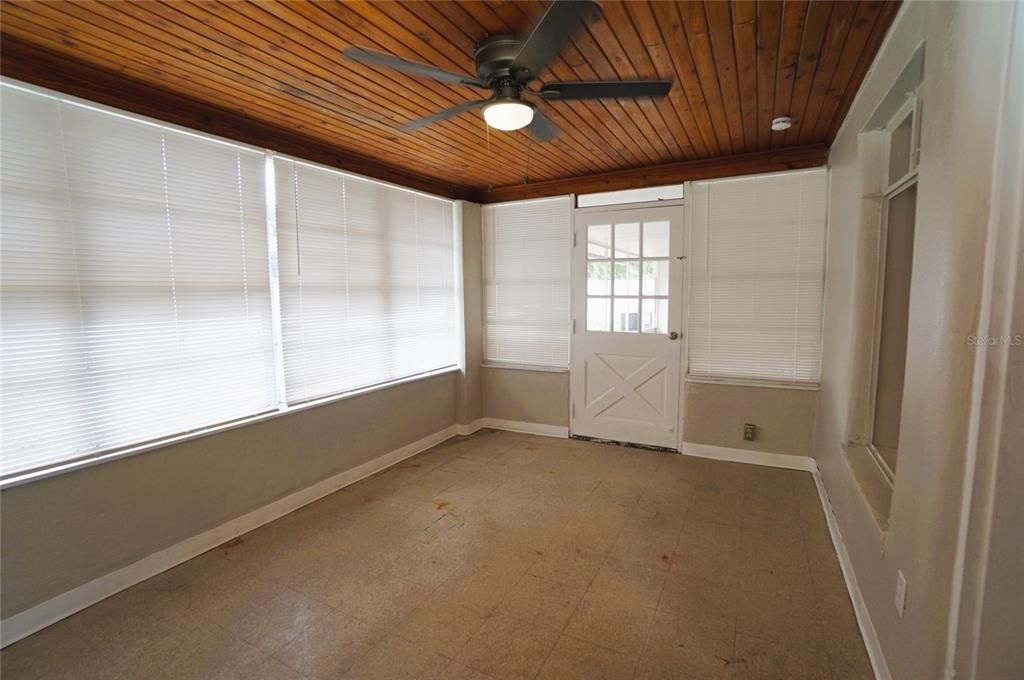 For Rent: $3,200 (2 beds, 2 baths, 1573 Square Feet)