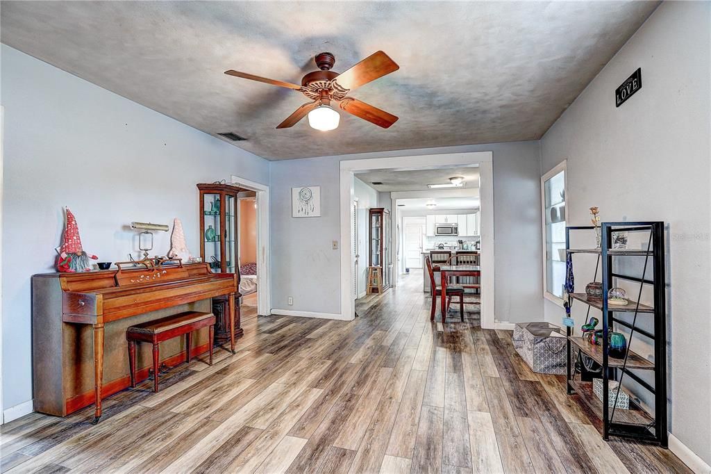 For Sale: $249,990 (3 beds, 1 baths, 1440 Square Feet)