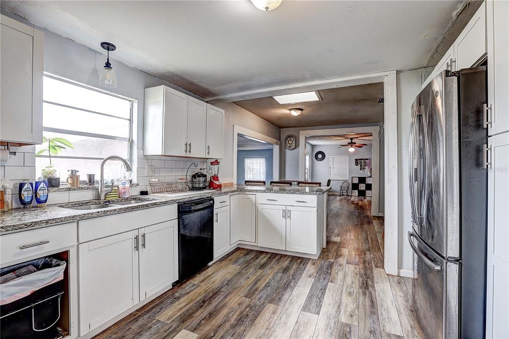 For Sale: $249,990 (3 beds, 1 baths, 1440 Square Feet)