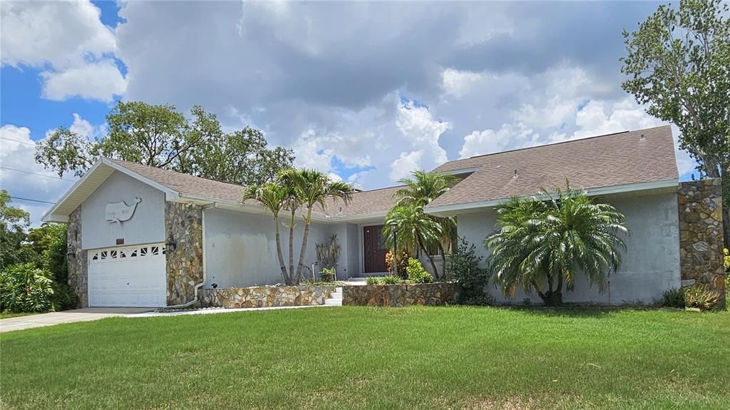 For Sale: $549,000 (4 beds, 2 baths, 2861 Square Feet)