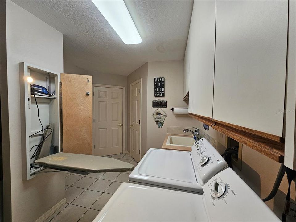 For Sale: $549,000 (4 beds, 2 baths, 2861 Square Feet)