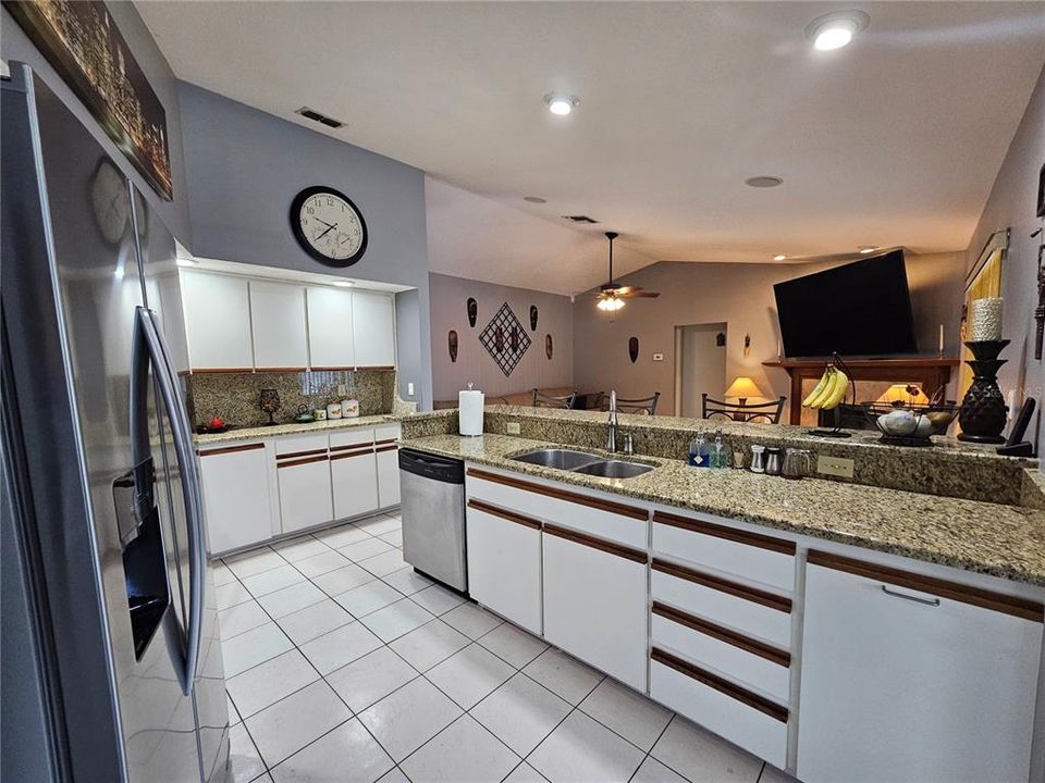 For Sale: $549,000 (4 beds, 2 baths, 2861 Square Feet)