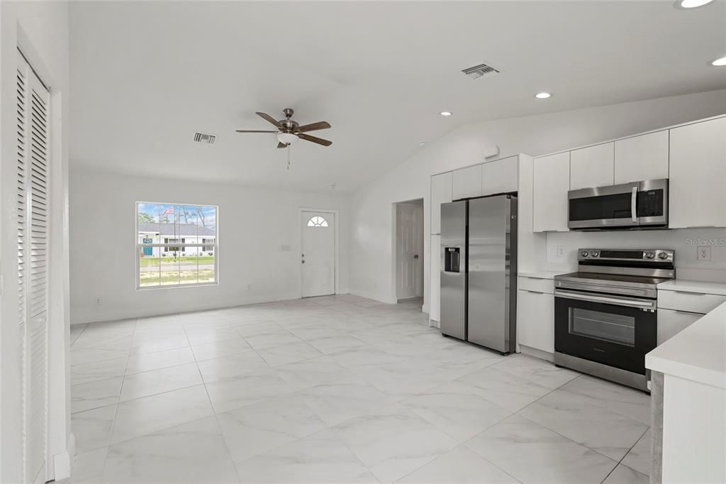 En Venta: $229,000 (3 camas, 2 baños, 1160 Pies cuadrados)