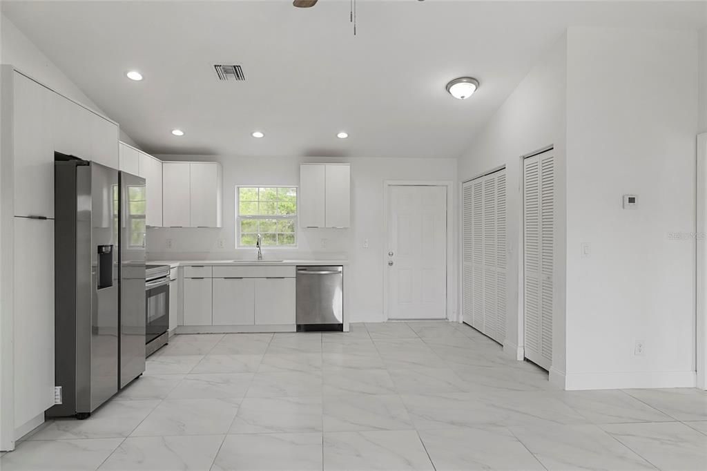 En Venta: $229,000 (3 camas, 2 baños, 1160 Pies cuadrados)