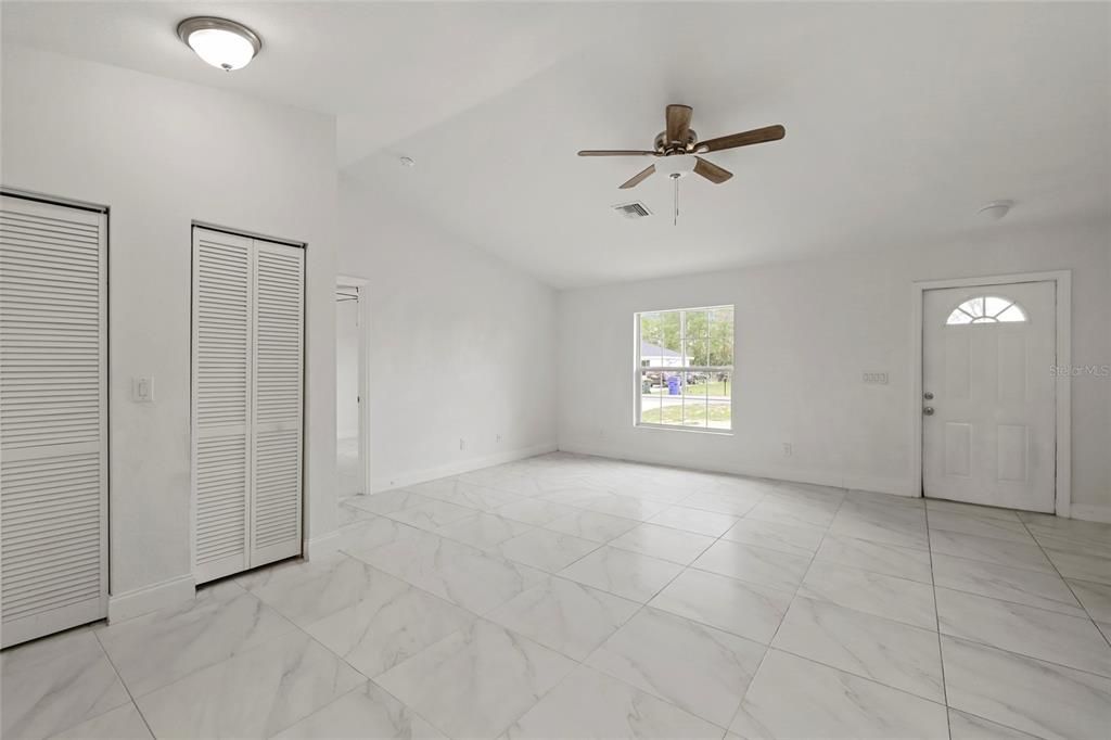 En Venta: $229,000 (3 camas, 2 baños, 1160 Pies cuadrados)