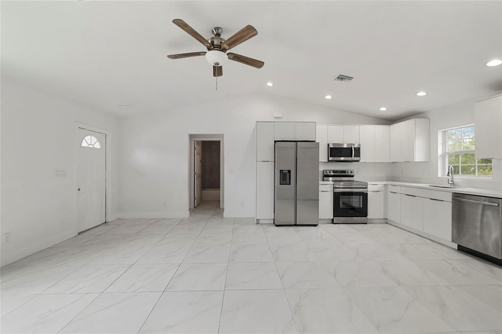 En Venta: $229,000 (3 camas, 2 baños, 1160 Pies cuadrados)