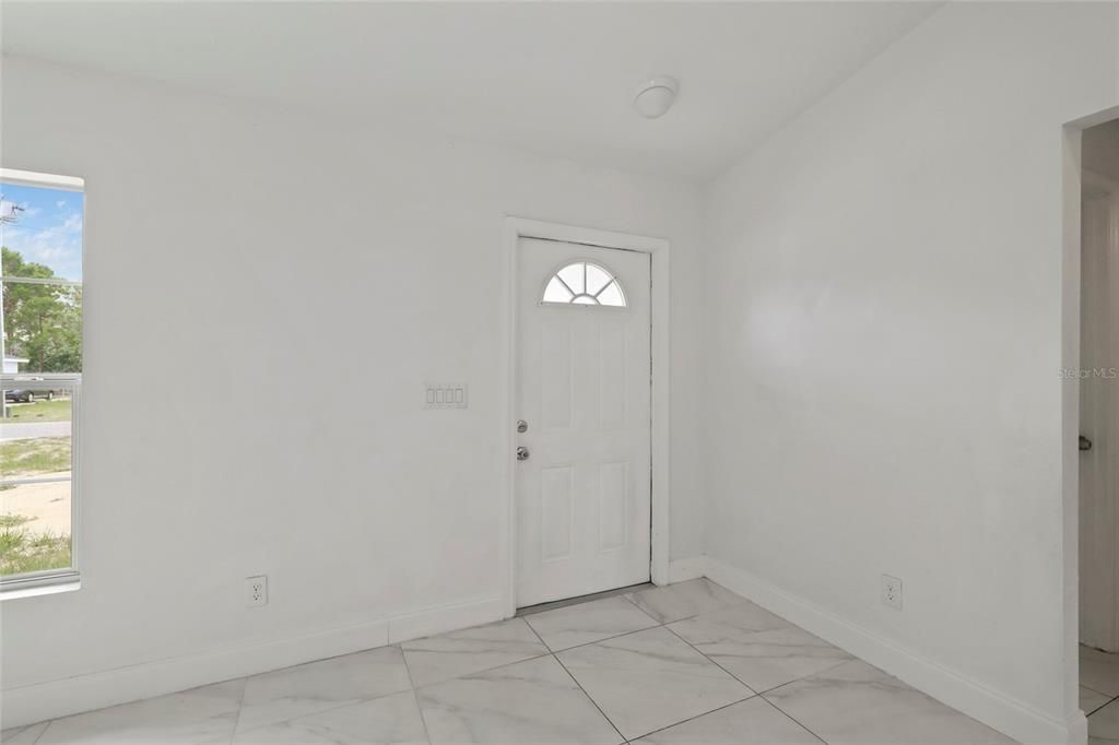 En Venta: $229,000 (3 camas, 2 baños, 1160 Pies cuadrados)