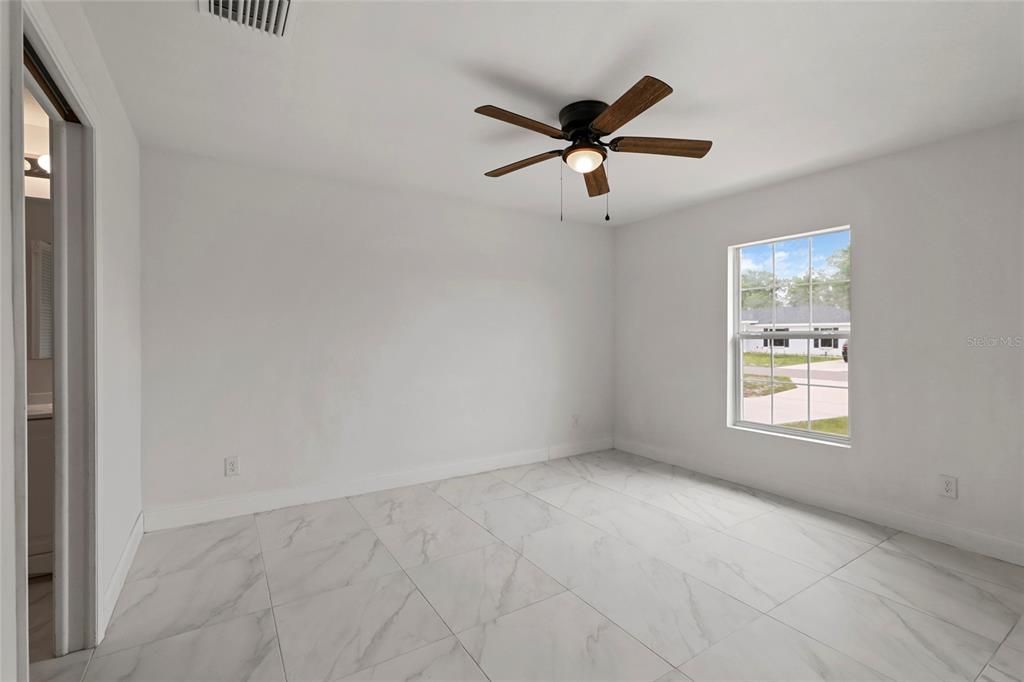 En Venta: $229,000 (3 camas, 2 baños, 1160 Pies cuadrados)