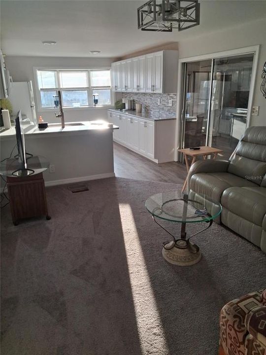 For Rent: $1,400 (2 beds, 1 baths, 672 Square Feet)