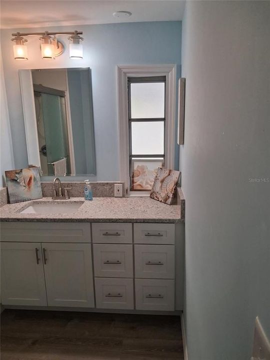 For Rent: $1,400 (2 beds, 1 baths, 672 Square Feet)