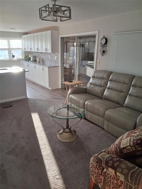 For Rent: $1,400 (2 beds, 1 baths, 672 Square Feet)