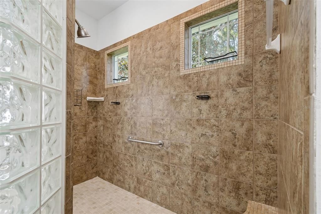 На продажу: $899,999 (4 спален, 3 ванн, 3001 Квадратных фут)