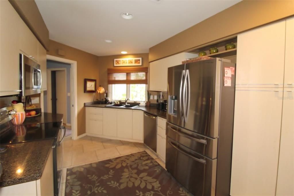 For Rent: $2,699 (3 beds, 2 baths, 1640 Square Feet)