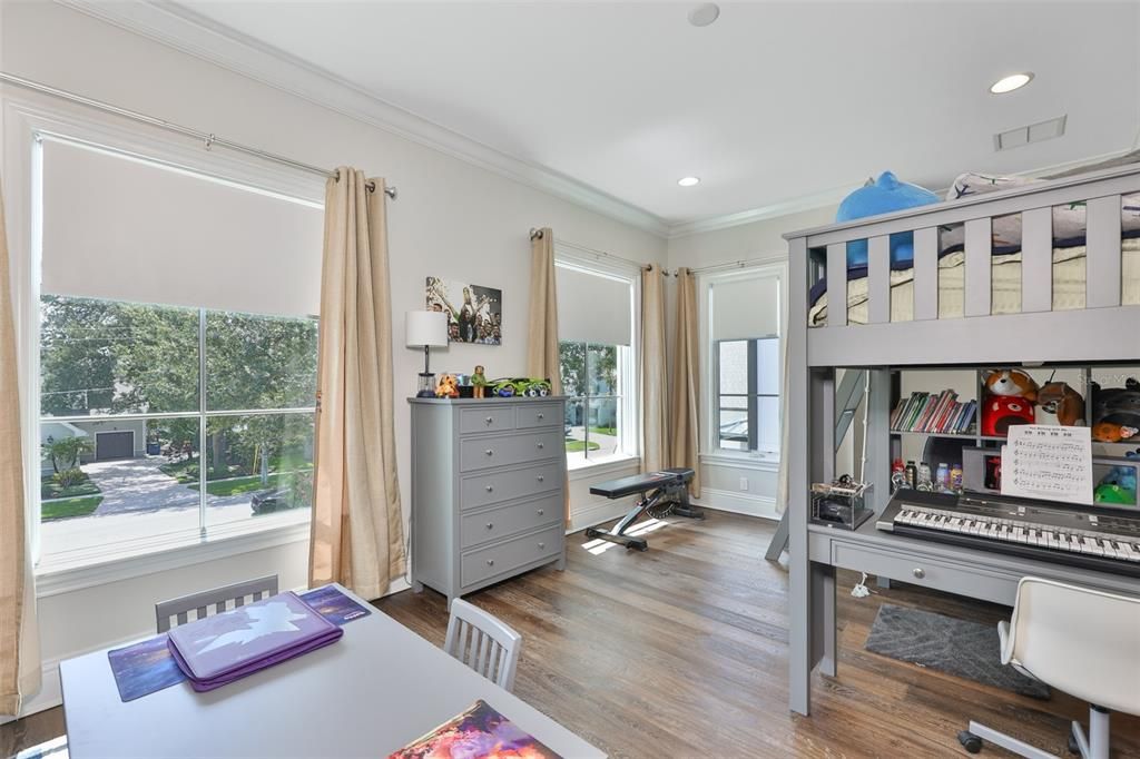 В аренду: $29,995 (6 спален, 6 ванн, 6393 Квадратных фут)