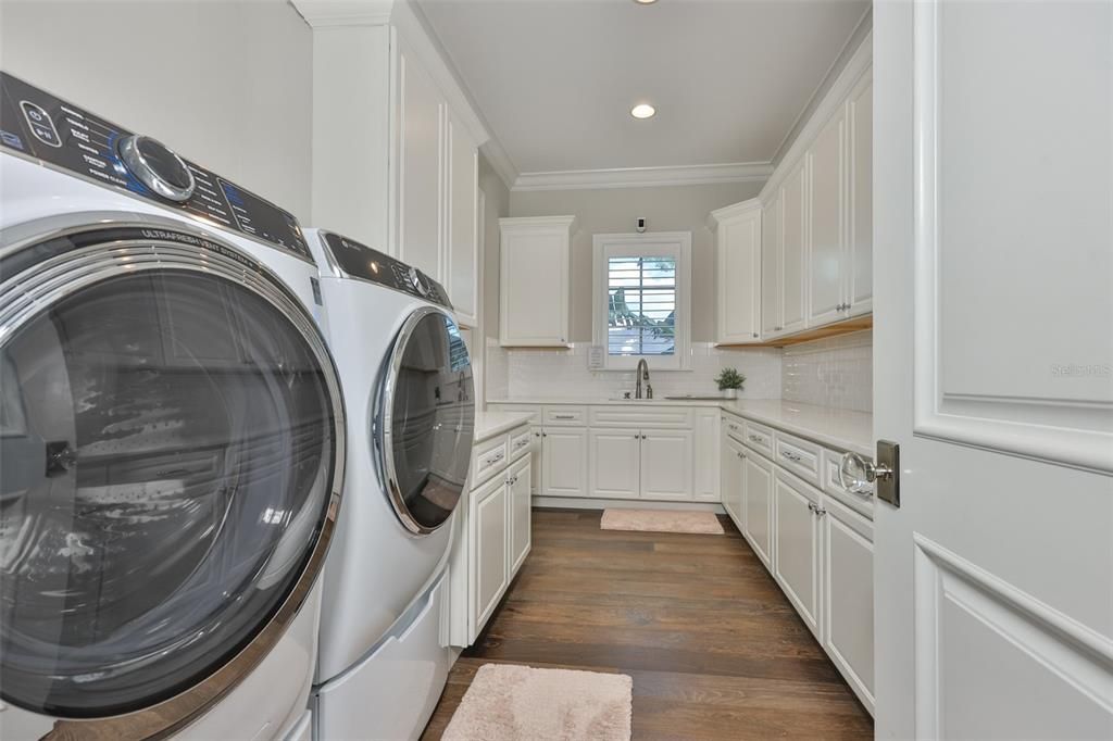 В аренду: $29,995 (6 спален, 6 ванн, 6393 Квадратных фут)
