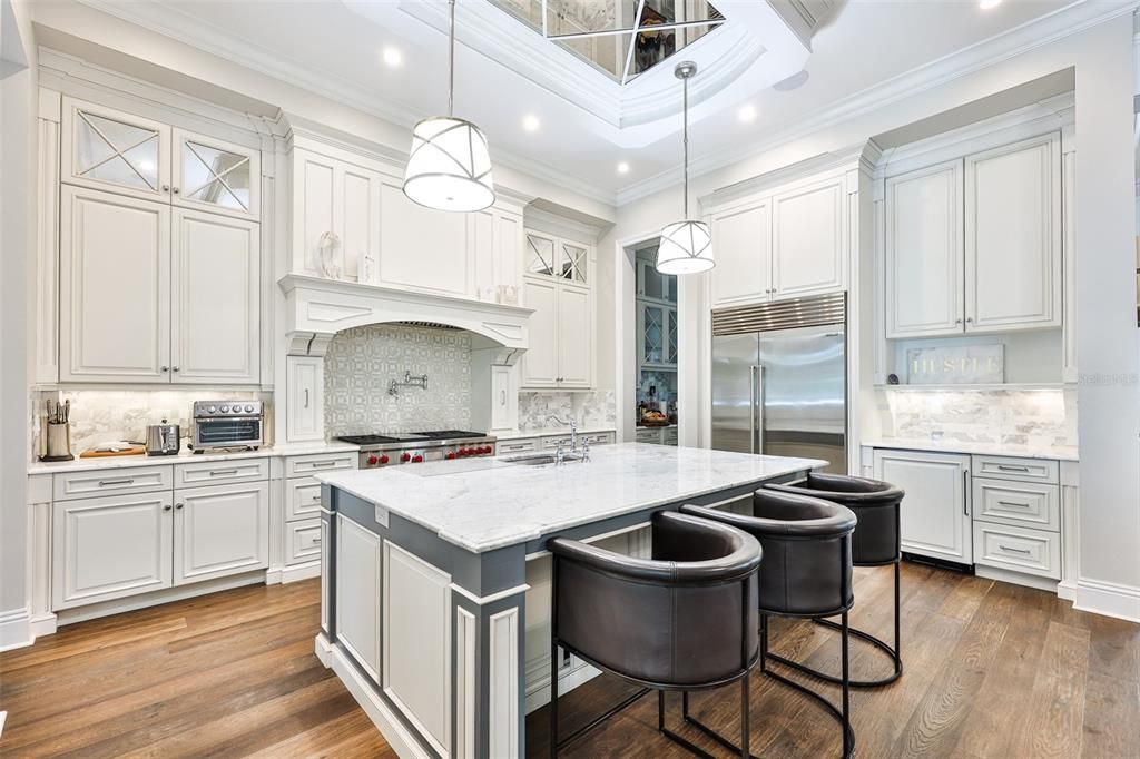 В аренду: $29,995 (6 спален, 6 ванн, 6393 Квадратных фут)