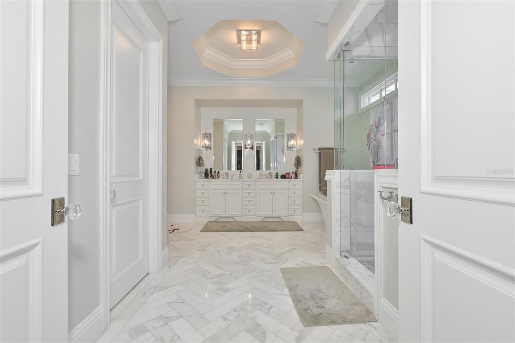 В аренду: $29,995 (6 спален, 6 ванн, 6393 Квадратных фут)