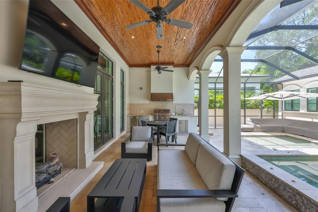 В аренду: $29,995 (6 спален, 6 ванн, 6393 Квадратных фут)