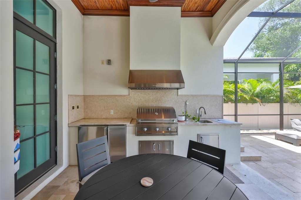 В аренду: $29,995 (6 спален, 6 ванн, 6393 Квадратных фут)