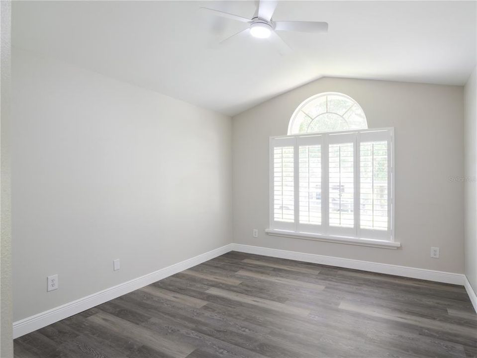 For Sale: $329,900 (2 beds, 2 baths, 1498 Square Feet)
