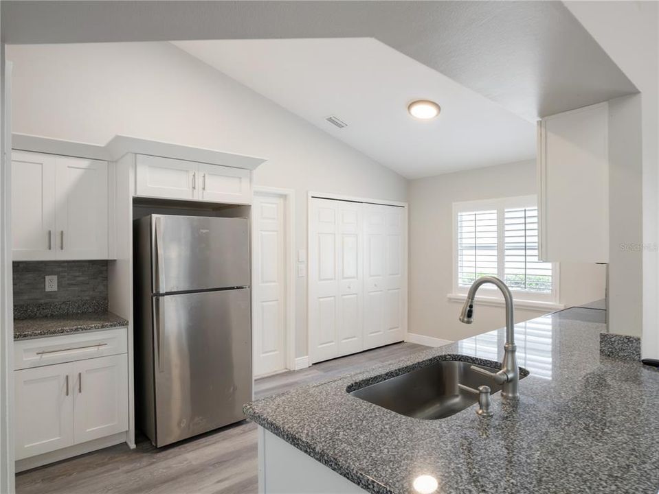 For Sale: $329,900 (2 beds, 2 baths, 1498 Square Feet)
