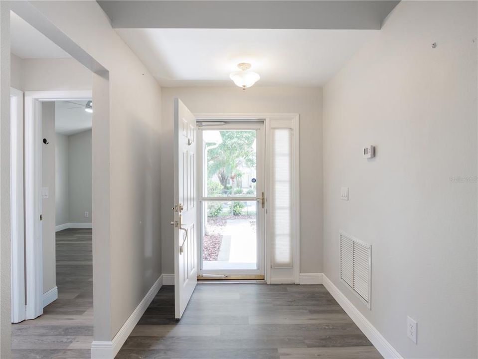 For Sale: $329,900 (2 beds, 2 baths, 1498 Square Feet)