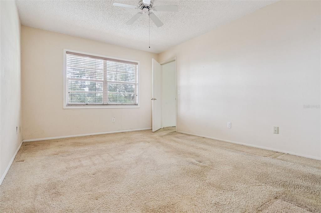 For Sale: $362,999 (4 beds, 3 baths, 1812 Square Feet)