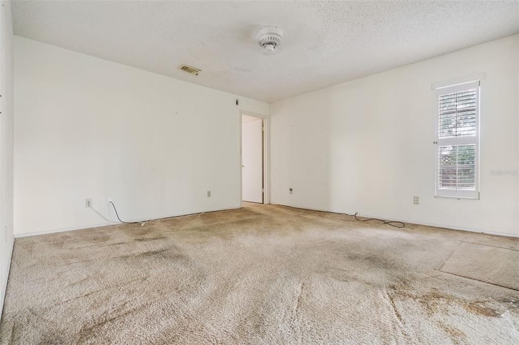 For Sale: $362,999 (4 beds, 3 baths, 1812 Square Feet)