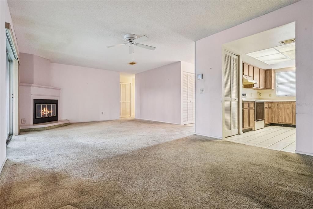 For Sale: $362,999 (4 beds, 3 baths, 1812 Square Feet)