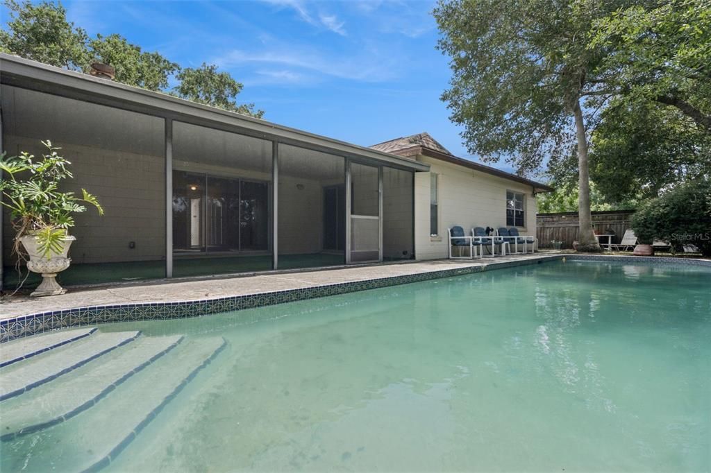 For Sale: $362,999 (4 beds, 3 baths, 1812 Square Feet)