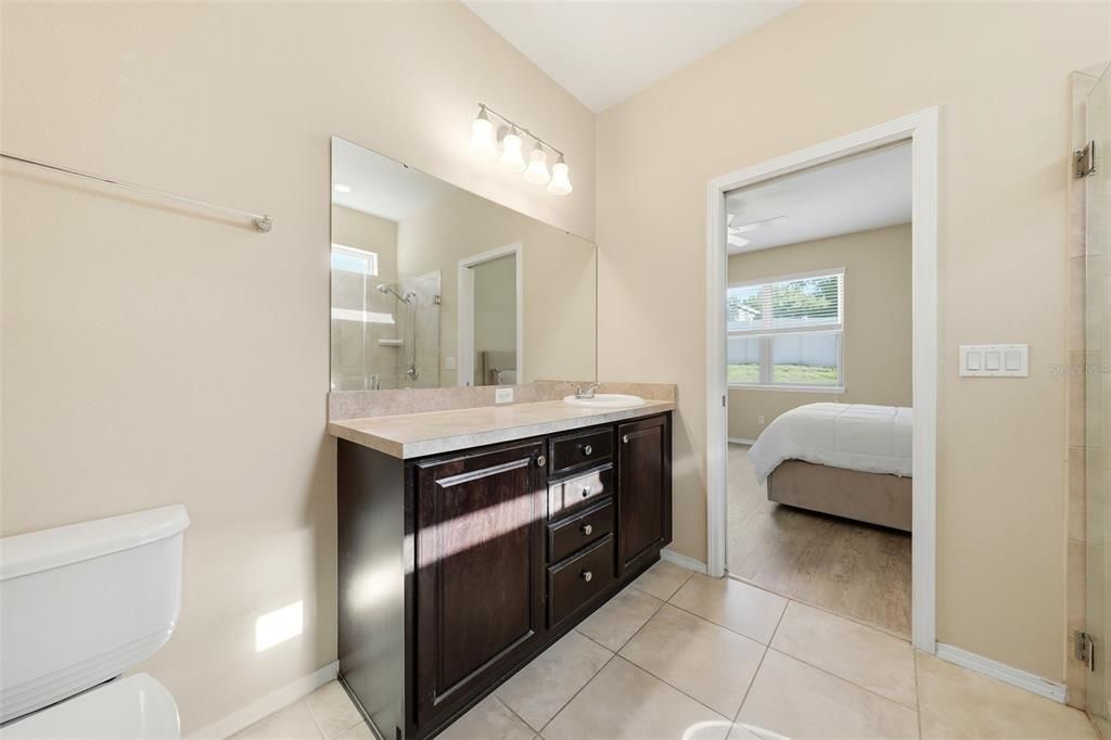 En Venta: $399,900 (3 camas, 2 baños, 2164 Pies cuadrados)