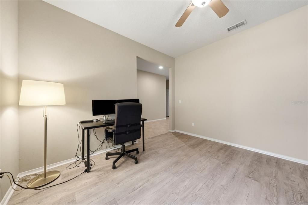 En Venta: $399,900 (3 camas, 2 baños, 2164 Pies cuadrados)