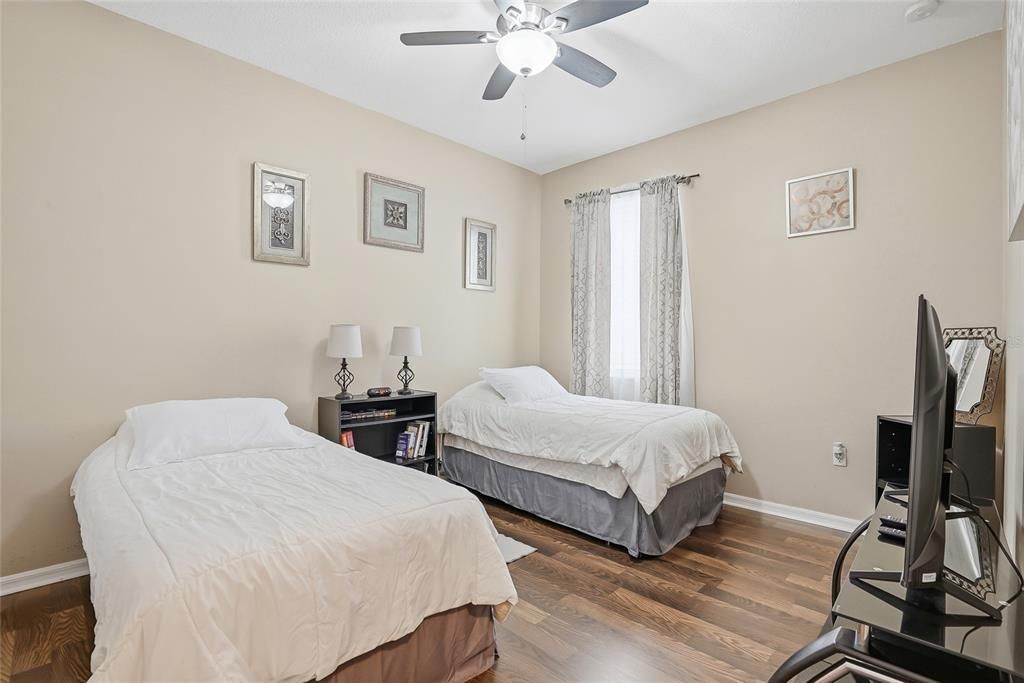 En Venta: $349,999 (4 camas, 2 baños, 2020 Pies cuadrados)