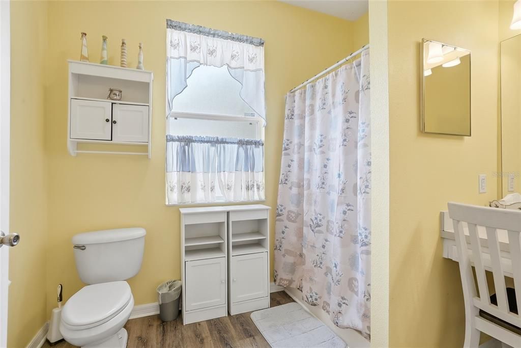 En Venta: $349,999 (4 camas, 2 baños, 2020 Pies cuadrados)