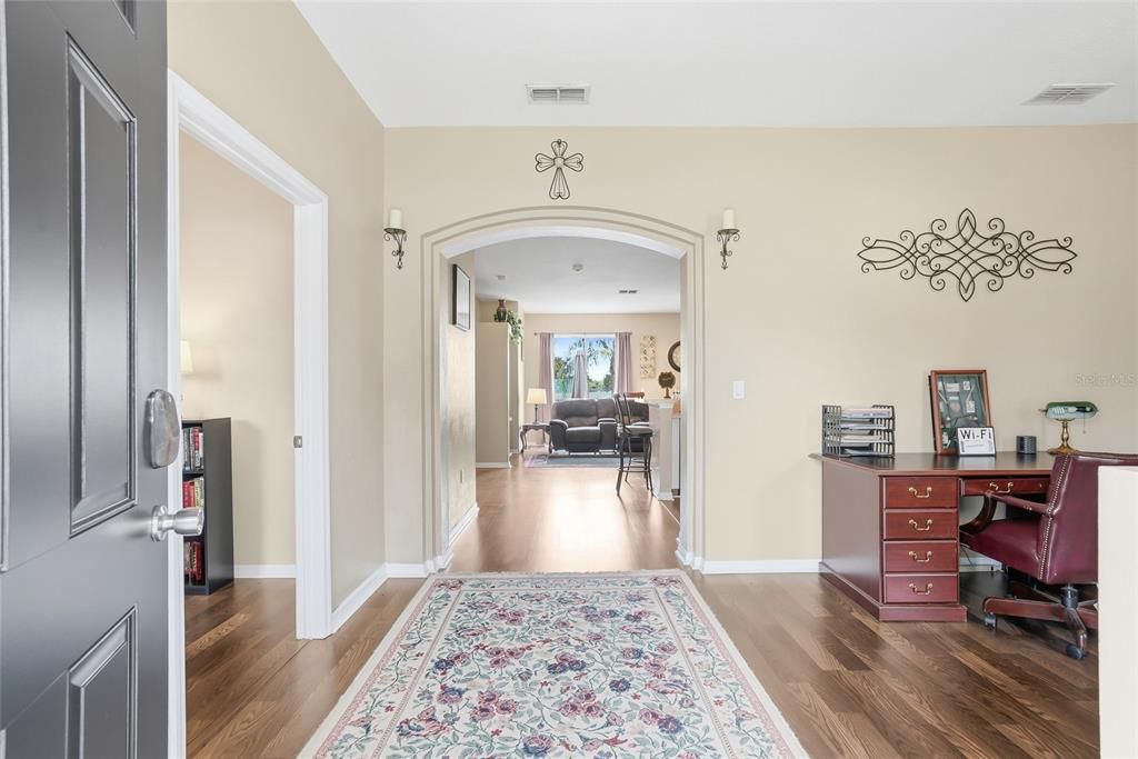 En Venta: $349,999 (4 camas, 2 baños, 2020 Pies cuadrados)